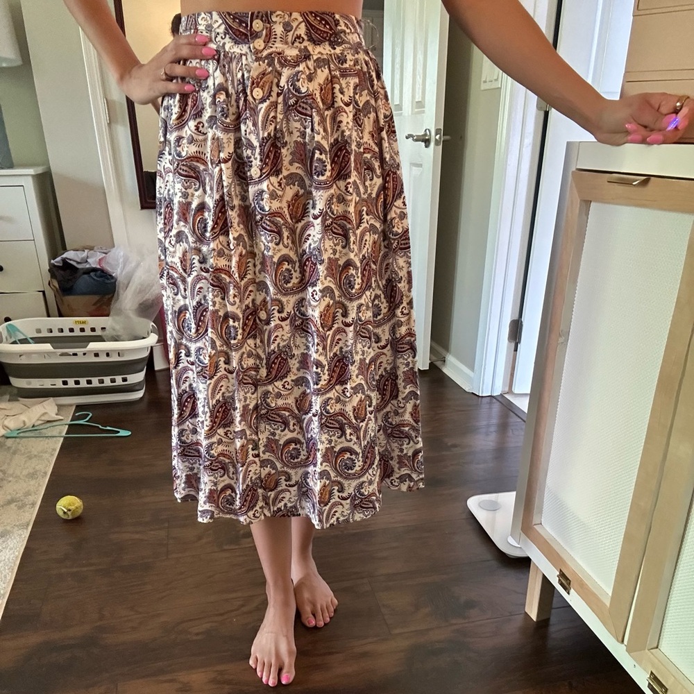 Adorable Paisley Midi skirt